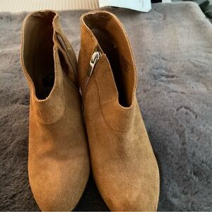 Elegant Tan Suede Ankle Booties